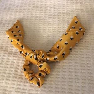 H &M scarf scrunchie.